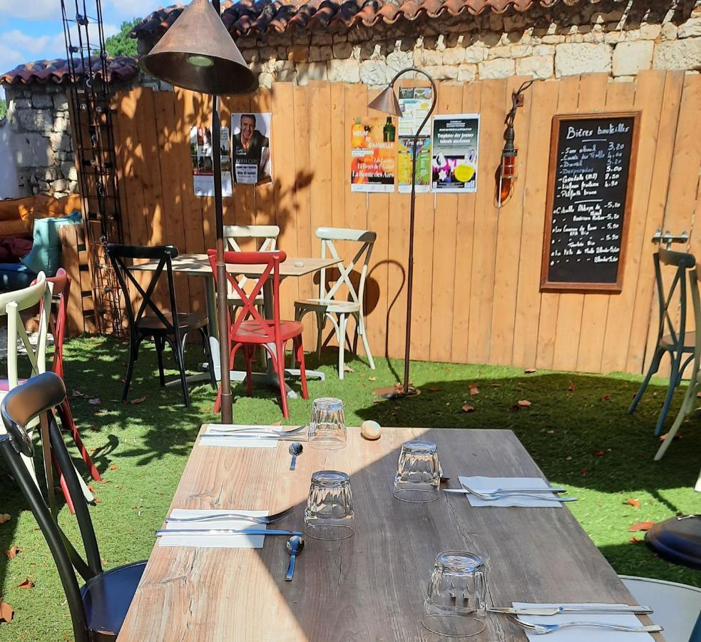 L'Auberge Des Artistes Nieul-sur-l'Autise Kültér fotó